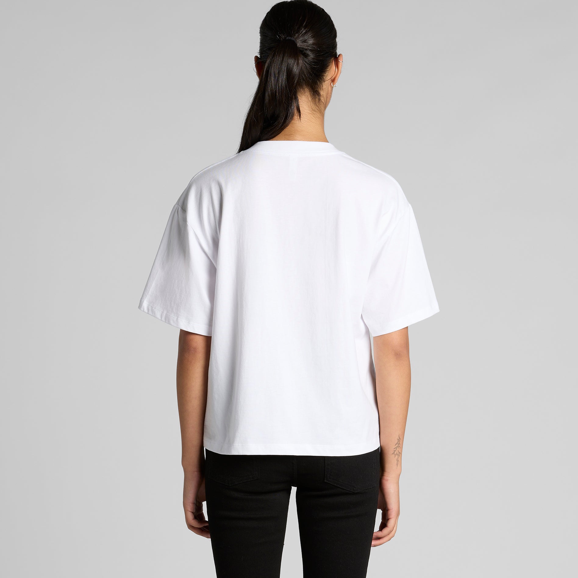 Wo's Martina V Neck Tee